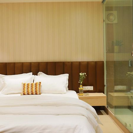 Hotel 16 Delhi  Buitenkant foto