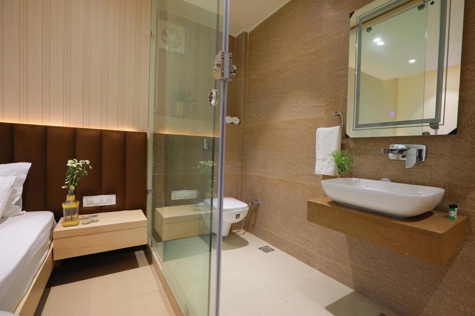 Hotel 16 Delhi  Buitenkant foto